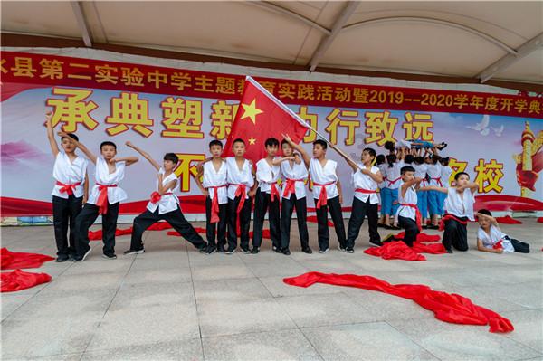 酒店专用投影仪模糊怎么调整？我来解答！